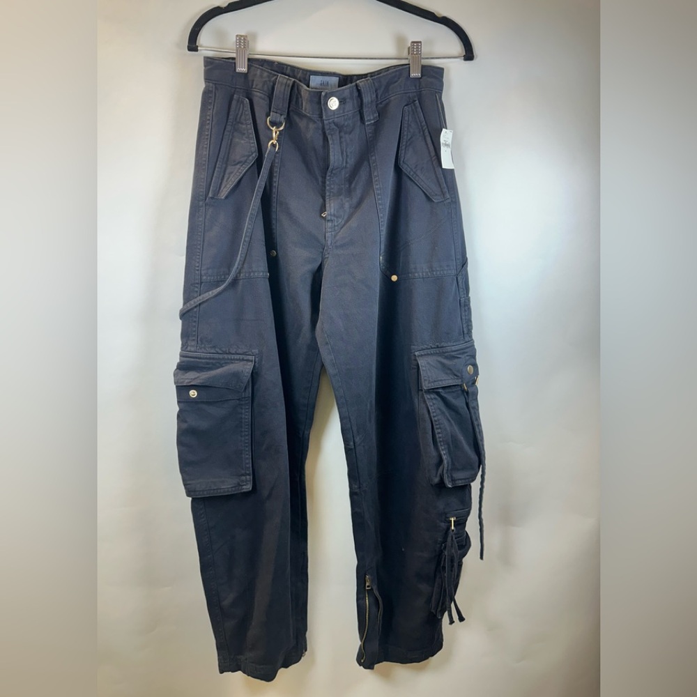 Cult Gaia x Gap cargo barrel pants black size 6 NEW
Limited edition LAST ONE